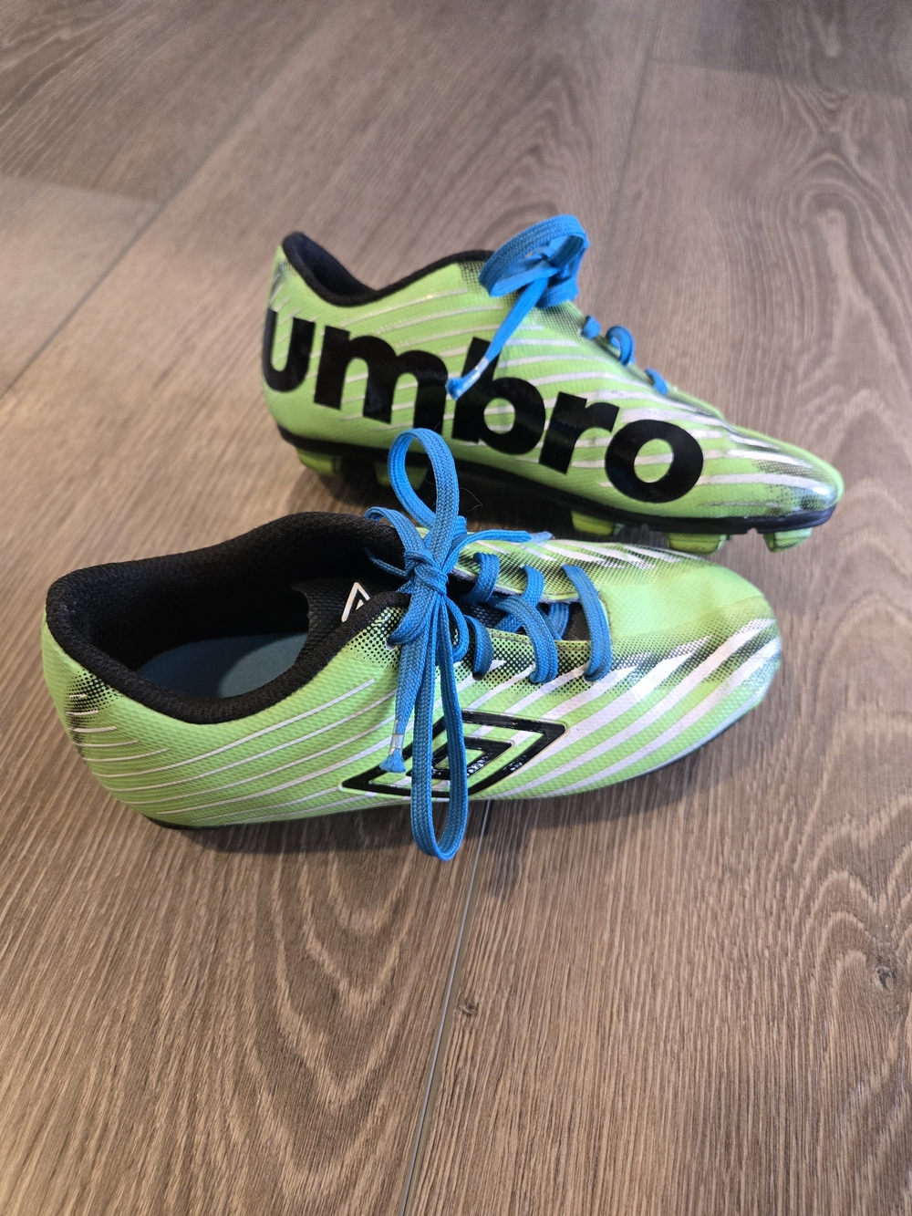 Umbro Kids' Green Soccer Cleats with Blue Laces